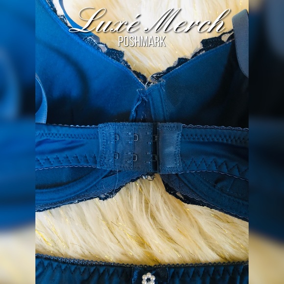 👙 Elegant Panty & Bra Set - Embroidered Stitching - Picture 6 of 7